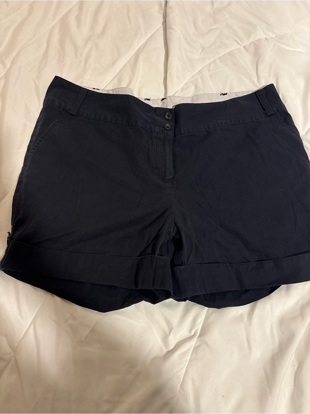 Lands' End Navy Rolled-Hem Cargo Shorts size 16